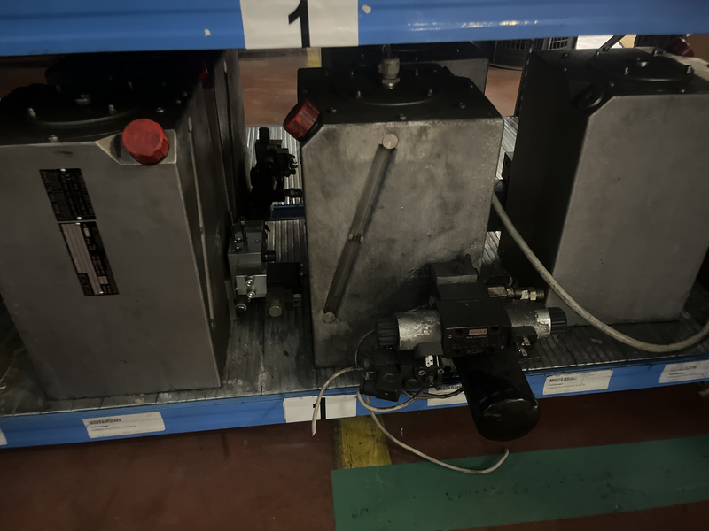 Centralina idraulica  25 litri 300bar 8,6 l’ min motore 3 kw Hc48/8,6