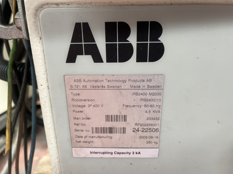 ROBOT ANTROPOMORFO IRB 4400 ;ASSI:6 ;SBRACCIO:1960 MM ;PORTATA AL POLSO:60 KG ;PREDISPOSIZIONE:MANIPOLAZIONE ;ANNO DI COSTRUZIONE:2002; COMPLETO DI:CAVI DI ALIMENTAZIONE;QUADRO ELETTRICO MODELLO:M2000-TASTIERINO DI PROGRAMMAZIONE ROBOT TESTATO FUNZIONANTE CON POSSIBILITA DI POTERLO RICONDIZIONARE(INTERVENTI:VERNICIATURA,SOSTITUZIONE OLII RIDUTTORI E BATTERIE A TAMPONE)
