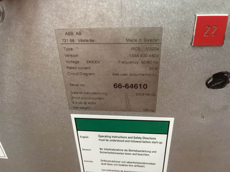 ROBOT ANTROPOMORFO IRB6640-185/2.8 standard ASSI:6 SBRACCIO:2800 mm PORTATA AL POLSO 185 kg PREDISPOSIZIONE:MANIPOLAZIONE ANNO DI FABBRICAZIONE:2009 COMPLETO DI:-CABINA MODELLO IRC 5 M2004-TASTIERINO DI PROGRAMMAZIONE-CABLAGGI DI ALIMENTAZIONE ROBOT RICONDIZIONATO(VERNICIATO,CAMBIO OLII DEI RIDUTTORI E SOSTITUZIONE BATTERIE A TAMPONE)