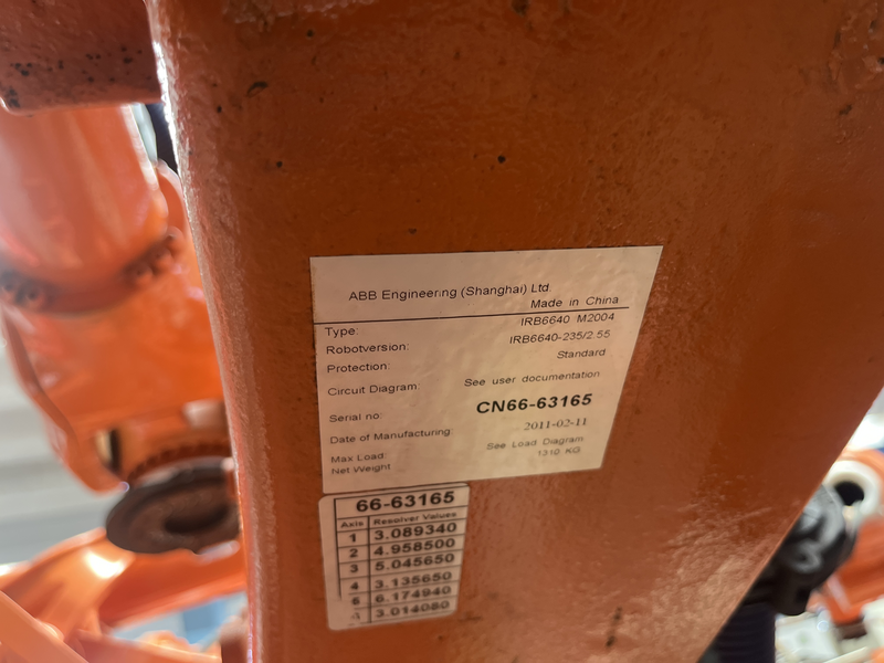 ROBOT ANTROPOMORFO IRB6640-205/2.75 ;ASSI:6 ;SBRACCIO: 2750 MM ;PORTATA AL POLSO:205 KG ;PREDISPOSIZIONE:MANIPOLAZIONE ;ANNO DI COSTRUZIONE:2012 ;COMPLETO DI:CAVI DI ALIMENTAZIONE;QUADRO ELETTRICO TIPO:IRC5 M2004 TASTIERINO DI PROGRAMMAZIONE ROBOT RICONDIZIONATO(RIVERNICIATO,OLII DEI RIDUTTORI CAMBIATI,BATTERIE A TAMPONE SOSTITUITE)