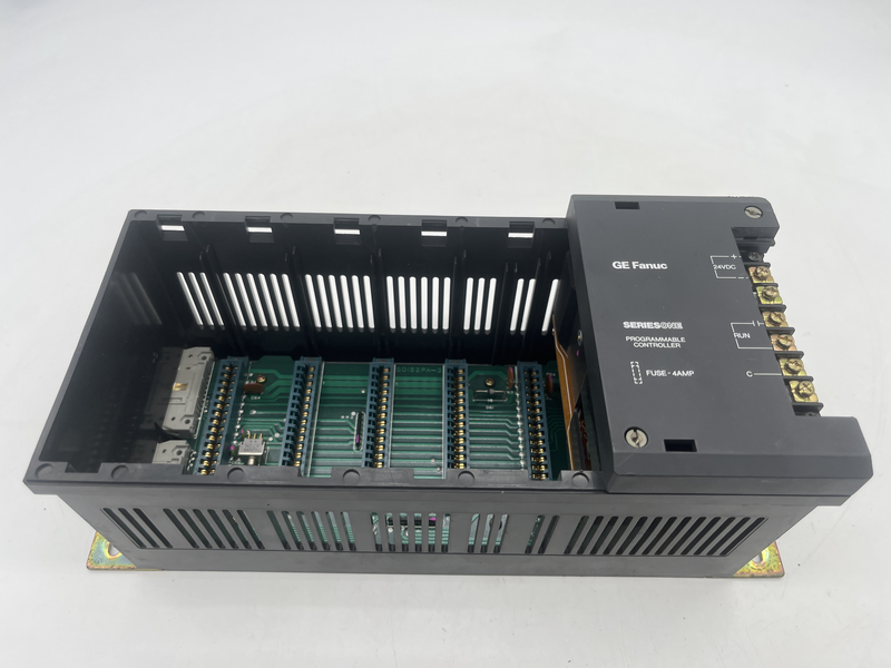 Rack w 24vdc power supply Ic610chs114A