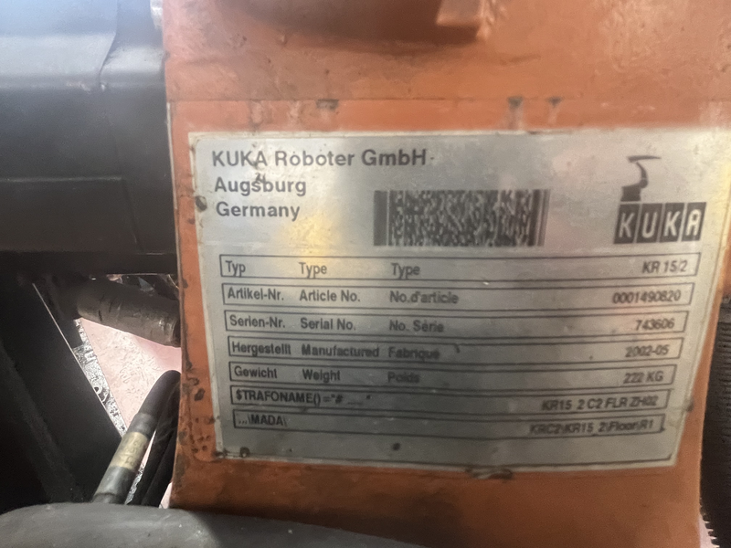 ROBOT ANTROPOMORFO KR15/2 ;ASSI:6 ;SBRACCIO:1570 MM ;PORTATA AL POLSO:15 KG ;PREDISPOSIZIONE:MANIPOLAZIONE ;ANNO DI COSTRUZIONE:2002; COMPLETO DI:CAVI DI ALIMENTAZIONE;QUADRO ELETTRICO TIPO:KRC2-TASTIERINO DI PROGRAMMAZIONE ROBOT TESTATO FUNZIONANTE CON POSSIBILITA DI POTERLO RICONDIZIONARE(INTERVENTI:VERNICIATURA,SOSTITUZIONE OLII RIDUTTORI E BATTERIE A TAMPONE)