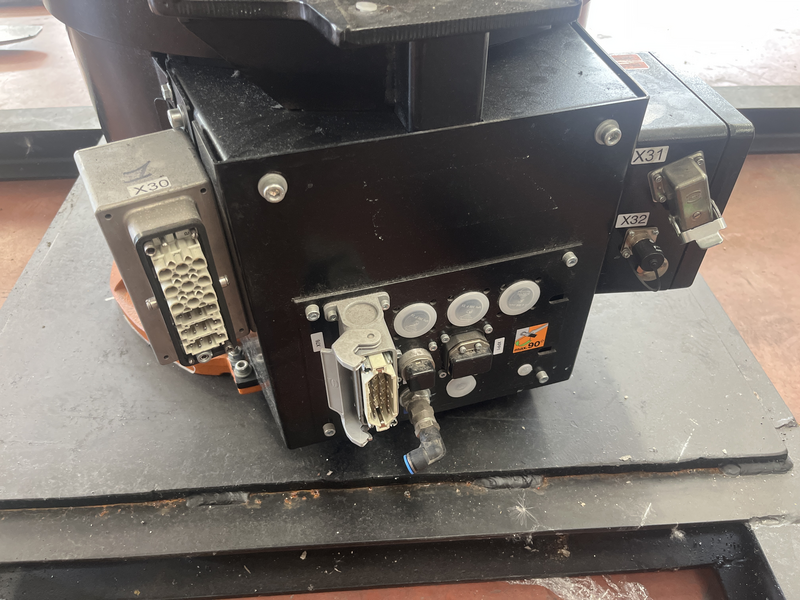 ROBOT ANTROPOMORFO KR60L45-3; ASSI:6; SBRACCIO:2033 MM ;PORTATA AL POLSO:60 KG ;PREDISPOSIZIONE:MANIPOLAZIONE ;ANNO DI COSTRUZIONE:2015 ;COMPLETO DI:CAVI DI ALIMENTAZIONE;QUADRO ELETTRICO TIPO:KRC4 TASTIERINO DI PROGRAMMAZIONE ROBOT RICONDIZIONATO(RIVERNICIATO,OLII DEI RIDUTTORI CAMBIATI,BATTERIE A TAMPONE SOSTITUITE)