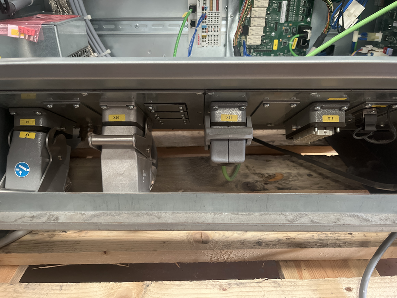 ROBOT ANTROPOMORFO KR60L45-3; ASSI:6; SBRACCIO:2033 MM ;PORTATA AL POLSO:60 KG ;PREDISPOSIZIONE:MANIPOLAZIONE ;ANNO DI COSTRUZIONE:2015 ;COMPLETO DI:CAVI DI ALIMENTAZIONE;QUADRO ELETTRICO TIPO:KRC4 TASTIERINO DI PROGRAMMAZIONE ROBOT RICONDIZIONATO(RIVERNICIATO,OLII DEI RIDUTTORI CAMBIATI,BATTERIE A TAMPONE SOSTITUITE)