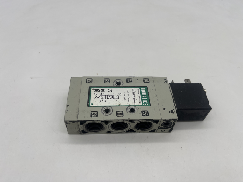 Electrically-actuated single solenoid air pilot pneumatic valve (Cv 1.7) with spool and sleeve actuation L23ba452bg00061