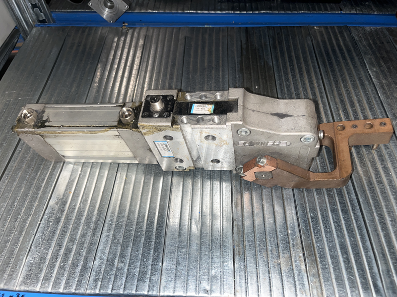 Serraggio pneumatico 90 gradi Lba 202003