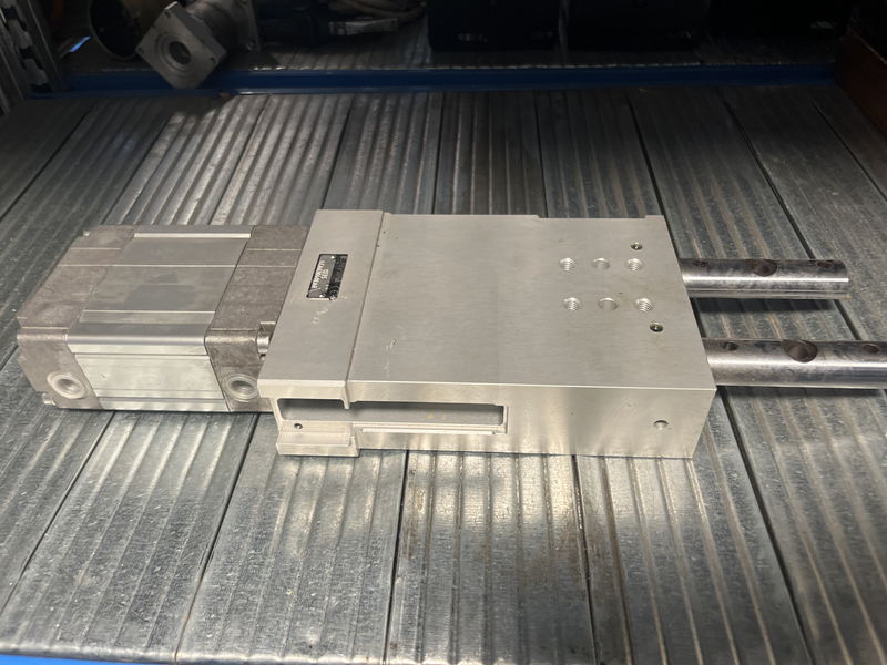 Serraggio pneumatico doppio stelo Lca63040ear