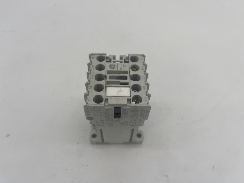 Three Pole Minicontactor�MC1C301AT�16A, 600V AC Max, 50/60Hz MC1C301AT