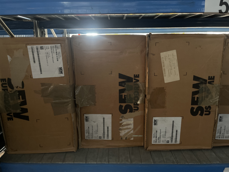 Movidrive inverter AC, 15 HP, 11 KW, TRIFASE, 380-500 VAC, SCHEDA ENCODER INCREMENTALE, INTERFACCIA FIELDBUS Mdx61b0110-5a3-4-0t
