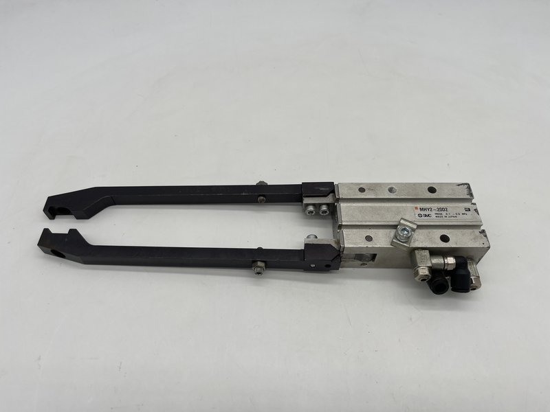 Pinza pneumatica, SMC MHY2-20D2, serie MHY2, 2 dita, Doppio effetto, 0,6 MPa max, attacco M5 x 0.8, presa Ad angolo Mhy2-20d2