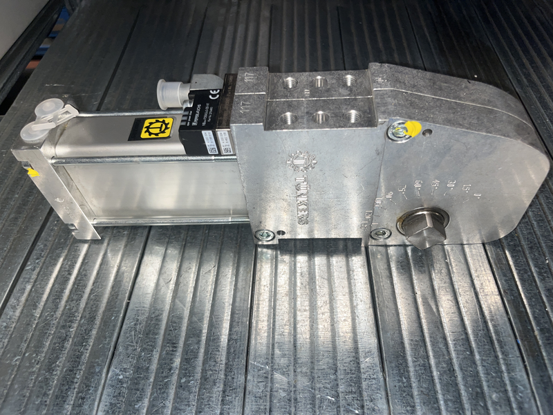 Sensore per serraggio pneumatico N8xx-f58a3x3-e8-v1