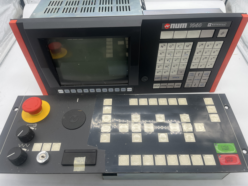 Controllo numerico per macchina utensile Num 1060