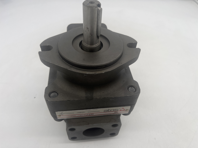 Hydraulic vane pump Parker fixed displacement. Displacement: 35.6 cm3/rev. Flow @ 1450 rpm y 7 bar: 51 liters/minute Pfe 31036/1du