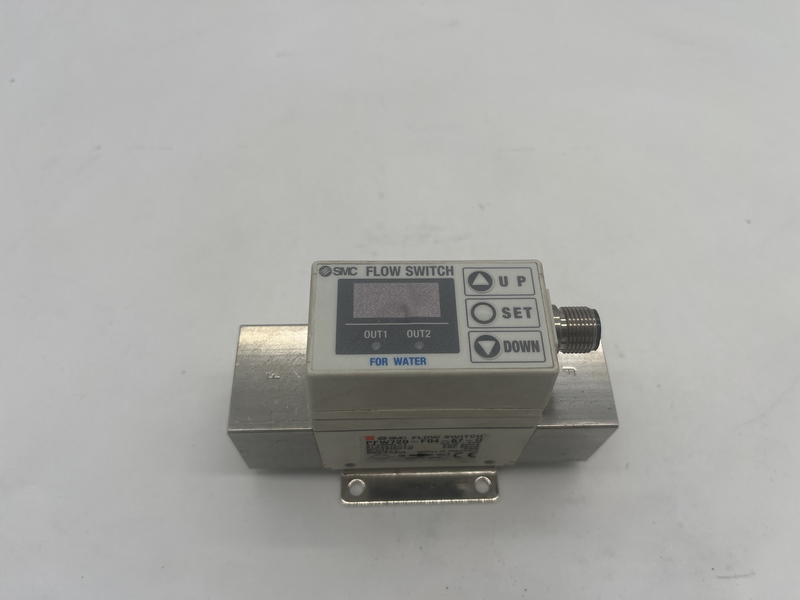 Flow switch 12-24vdc pnp 80 ma Pfw720-f04-67-q