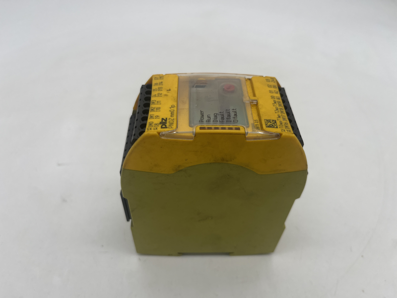 Sistemi di sicurezza compatti configurabili PNOZmulti 2, dispositivobase standalone, non espandibile, 8 ingressi, 4 usciTe Pnoz mm0.1p