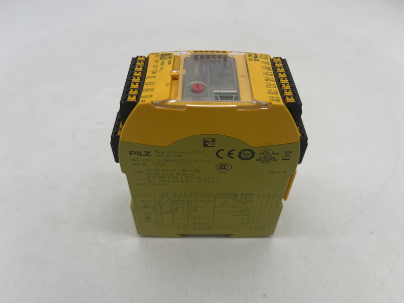 Relay di sicurezza Pnoz s30 c 24–240vacdc 2 n/o 2 n/c