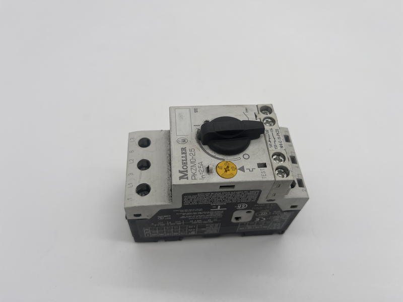 Interruttore magnetotermico, protezione dei motori, PKZM0 Series, 2.5 A, 3 poli, 250 VDC, 380 VAC Pzkm0-2,5