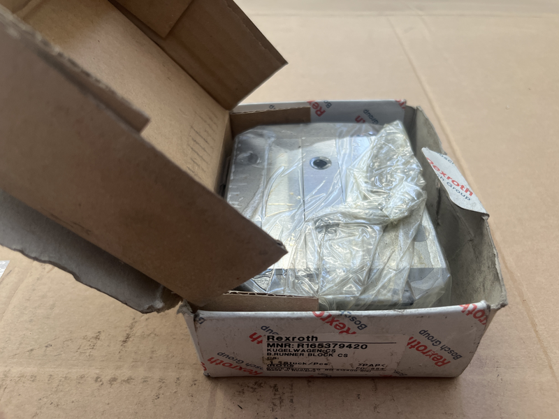 B runner block cs R165379420