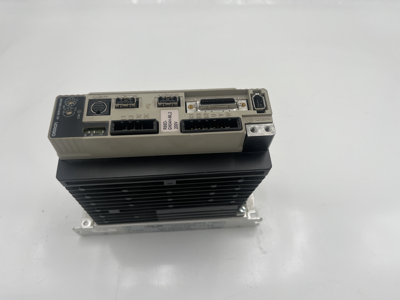 Azionamenti motore 400W 200V 1PhaGNSeries SrvDrv R88d-gn04h-ml2