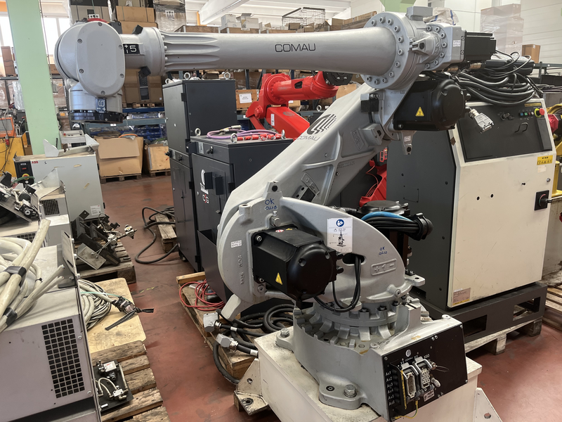 ROBOT ANTROPOMORFO SMART-5-NJ40-2.5; ASSI:6 ;SBRACCIO:2500 MM ;PORTATA AL POLSO:40 KG ;PREDISPOSIZIONE:MANIPOLAZIONE ANNO DI COSTRUZIONE:2016 ;COMPLETO DI:CAVI DI ALIMENTAZIONE;QUADRO ELETTRICO TIPO:C5G ACC2-TASTIERINO DI PROGRAMMAZIONE ROBOT TESTATO FUNZIONANTE CON POSSIBILITA DI POTERLO RICONDIZIONARE(INTERVENTI:VERNICIATURA E  SOSTITUZIONE BATTERIE A TAMPONE) SMART-5-NJ40-2.5