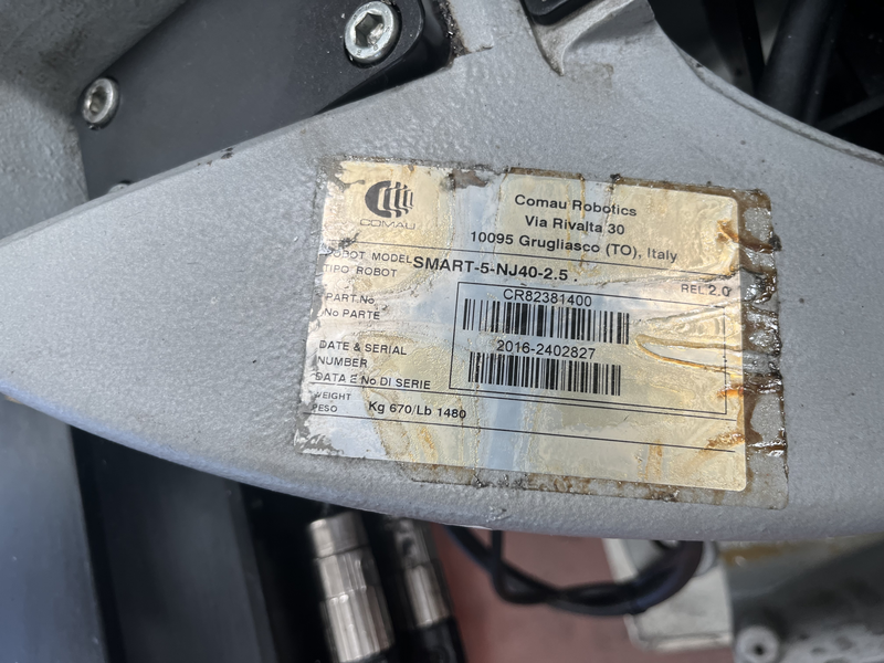 ROBOT ANTROPOMORFO SMART-5-NJ40-2.5; ASSI:6 ;SBRACCIO:2500 MM ;PORTATA AL POLSO:40 KG ;PREDISPOSIZIONE:MANIPOLAZIONE ANNO DI COSTRUZIONE:2016 ;COMPLETO DI:CAVI DI ALIMENTAZIONE;QUADRO ELETTRICO TIPO:C5G ACC2-TASTIERINO DI PROGRAMMAZIONE ROBOT TESTATO FUNZIONANTE CON POSSIBILITA DI POTERLO RICONDIZIONARE(INTERVENTI:VERNICIATURA E  SOSTITUZIONE BATTERIE A TAMPONE)