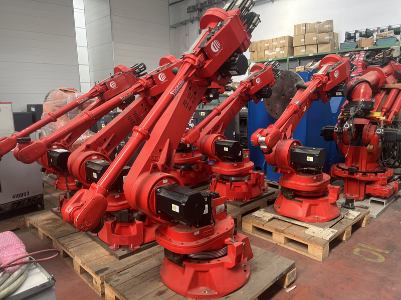 ROBOT ANTROPOMORFO SMART-5NM 16-3,1 HAND ;ASSI:6; SBRACCIO:3100 MM ;PORTATA AL POLSO:16 KG ;PREDISPOSIZIONE:MANIPOLAZIONE ;ANNO DI COSTRUZIONE:2012 ;COMPLETO DI:CAVI DI ALIMENTAZIONE-QUADRO ELETTRICO MODELLO C5G ACC1AM-TASTIERINO DI PROGRAMMAZIONE ROBOT TESTATO FUNZIONANTE CON POSSIBILITA DI POTERLO RICONDIZIONARE(INTERVENTI:VERNICIATURA,SOSTITUZIONE OLII RIDUTTORI E BATTERIE A TAMPONE) SMART-5NM 16-3.1 HAND