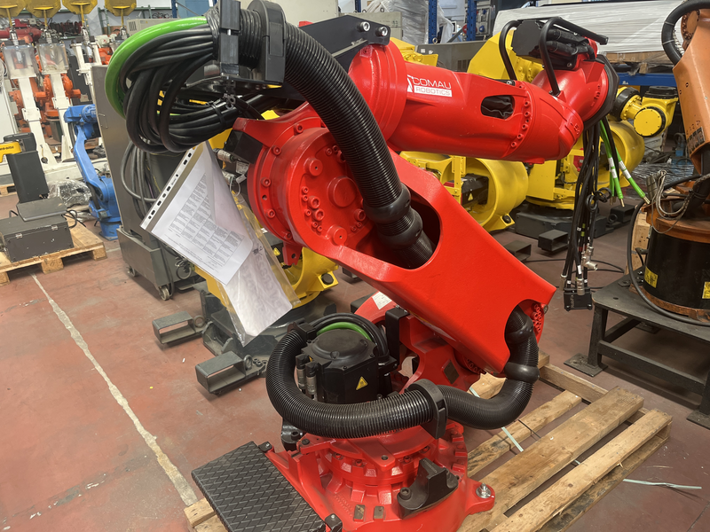 ROBOT ANTROPOMORFO SMART 5 NJ4-110-2.2-I; ASSI:6 ;SBRACCIO:2200 MM ;PORTATA AL POLSO:110 KG ;PREDISPOSIZIONE:PUNTATURA ;ANNO DI COSTRUZIONE:2014 ;COMPLETO DI:CAVI DI ALIMENTAZIONE;QUADRO ELETTRICO TIPO:C5G ACC2 TASTIERINO DI PROGRAMMAZIONE ROBOT NUOVO SMART 5 NJ4-110-2.2-I