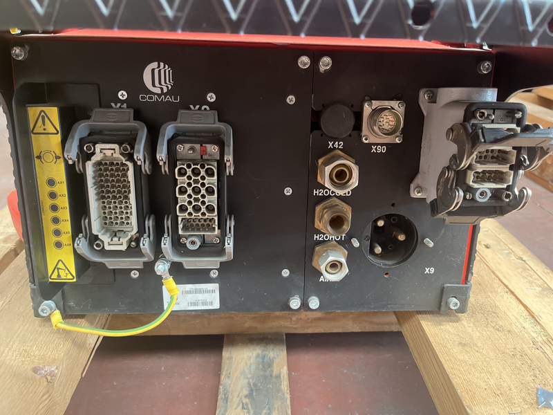 ROBOT ANTROPOMORFO SMART 5 NJ4-110-2.2-I; ASSI:6 ;SBRACCIO:2200 MM ;PORTATA AL POLSO:110 KG ;PREDISPOSIZIONE:PUNTATURA ;ANNO DI COSTRUZIONE:2014 ;COMPLETO DI:CAVI DI ALIMENTAZIONE;QUADRO ELETTRICO TIPO:C5G ACC2 TASTIERINO DI PROGRAMMAZIONE ROBOT NUOVO