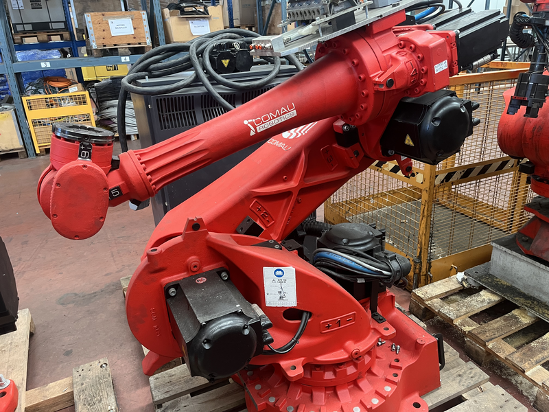 ROBOT ANTROPOMORFO SMART 5 NJ60-2.2 ;ASSI:6 ;SBRACCIO:2200 MM ;PORTATA AL POLSO:60 KG ;PREDISPOSIZIONE:MANIPOLAZIONE ;ANNO DI COSTRUZIONE:2013 ;COMPLETO DI:CAVI DI ALIMENTAZIONE;QUADRO ELETTRICO TIPO:C5G ACC2 -TASTIERINO DI PROGRAMMAZIONE ROBOT TESTATO FUNZIONANTE CON POSSIBILITA DI POTERLO RICONDIZIONARE(INTERVENTI:VERNICIATURA,SOSTITUZIONE OLII RIDUTTORI E BATTERIE A TAMPONE)