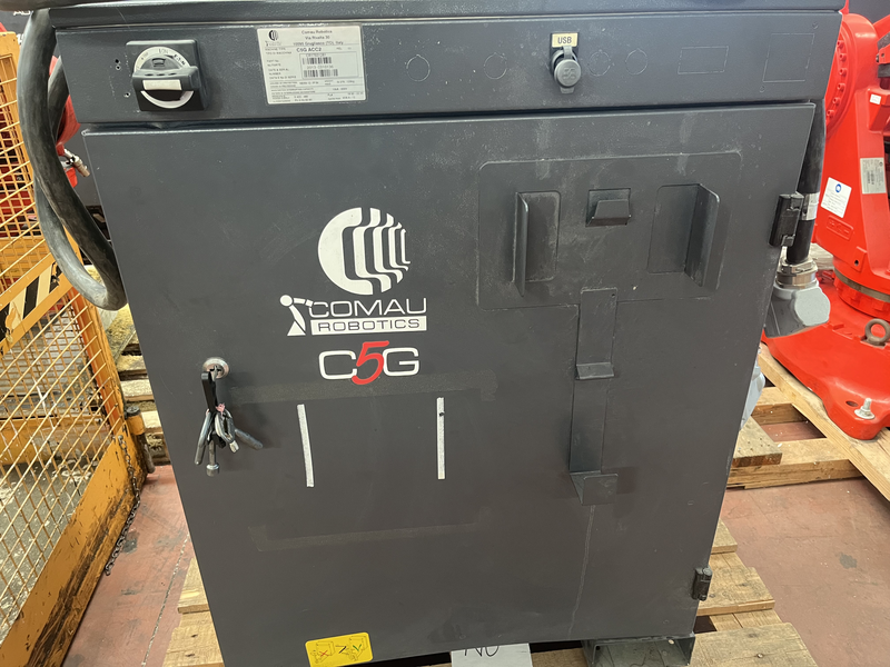 ROBOT ANTROPOMORFO SMART 5 NJ60-2.2 ;ASSI:6 ;SBRACCIO:2200 MM ;PORTATA AL POLSO:60 KG ;PREDISPOSIZIONE:MANIPOLAZIONE ;ANNO DI COSTRUZIONE:2013 ;COMPLETO DI:CAVI DI ALIMENTAZIONE;QUADRO ELETTRICO TIPO:C5G ACC2 -TASTIERINO DI PROGRAMMAZIONE ROBOT TESTATO FUNZIONANTE CON POSSIBILITA DI POTERLO RICONDIZIONARE(INTERVENTI:VERNICIATURA,SOSTITUZIONE OLII RIDUTTORI E BATTERIE A TAMPONE)
