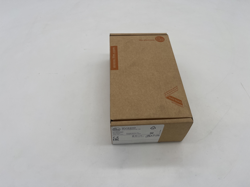 Rilevamento affidabile del flusso e della temperatura del fluido; Con uscita di commutazione o di frequenza e IO-Link SV4200