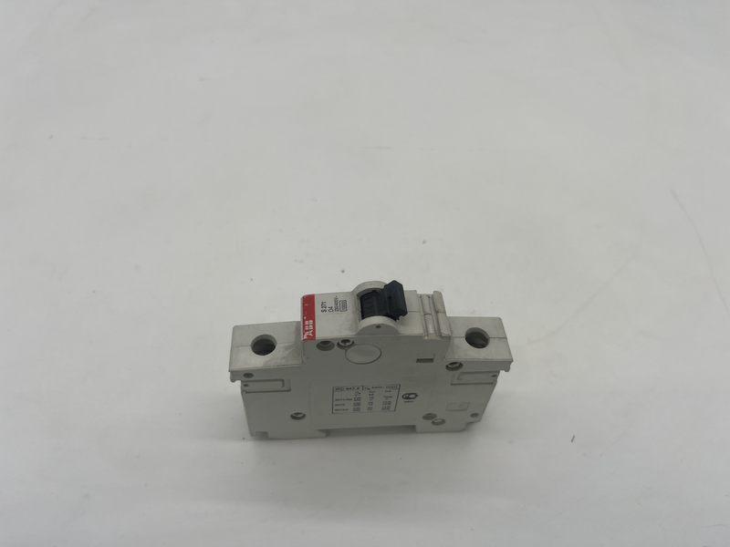 Interruttore automatico, 230V AC, 4A. S 271 D4