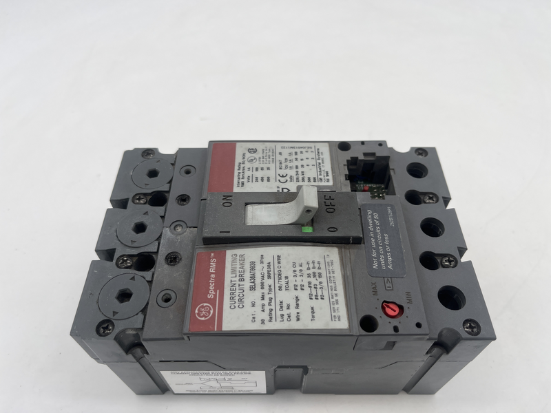 Circuit breaker  30a 3 phases Sela36at0030