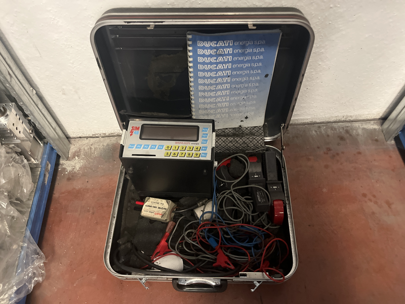 Energy analyzer Sim40