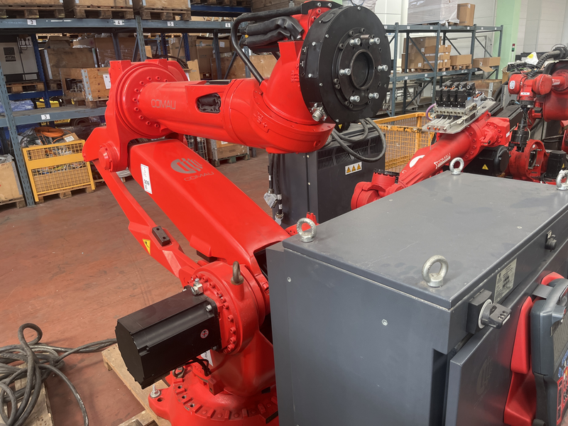 ROBOT ANTROPOMORFO SMART-5 NJ4-170-2.5 ;ASSI:6 ;SBRACCIO:2500 MM ;PORTATA AL POLSO:170 KG ;PREDISPOSIZIONE:MANIPOLAZIONE ANNO DI COSTRUZIONE:2014; COMPLETO DI:CAVI DI ALIMENTAZIONE;QUADRO ELETTRICO TIPO:C5G ACC2-E-TASTIERINO DI PROGRAMMAZIONE;ROBOT NUOVO