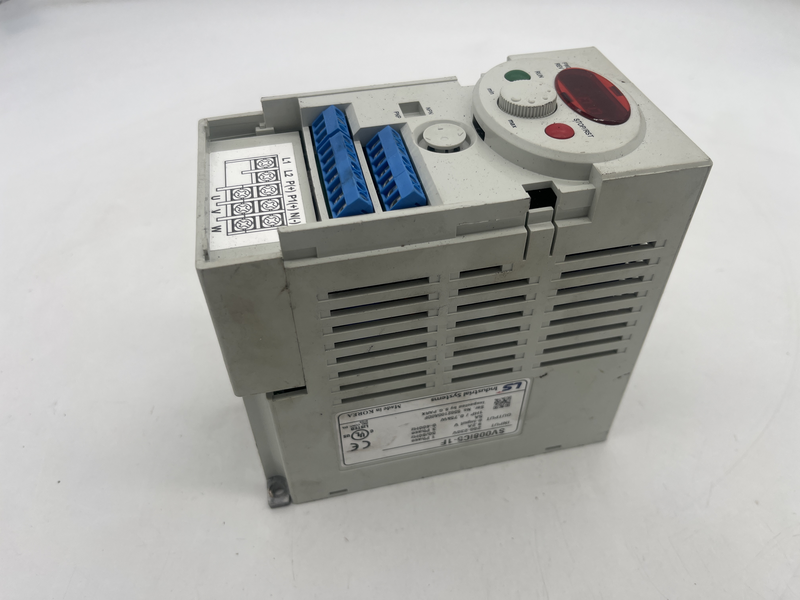 5 ingressi digitali programmabili · 8 velocità di base · uscita analogica programmabile x1 · uscite digitali programmabili x2 Sv008ic5-1f