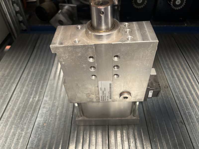 Serraggio pneumatico Szk 63 a12 40hub