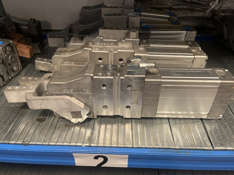 Serraggio pneumatico Ubp63vcu