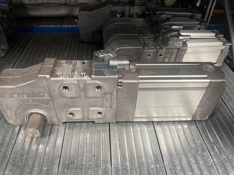 Serraggio pneumatico Unp63nneg