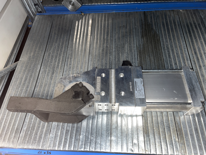 Serraggio pneumatico V2 63.1 br2 a12 t12