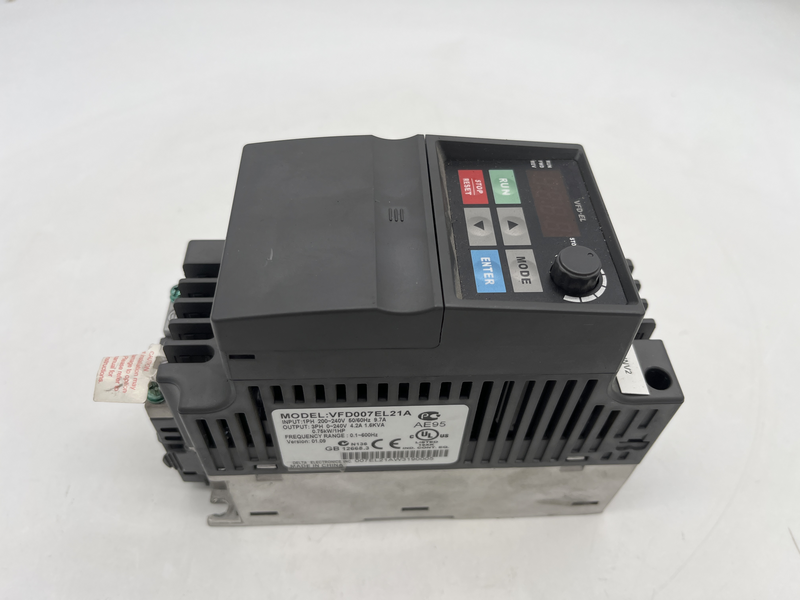 Inverter 1 ph 200-240v 50/60 hz 9.7 a out 3ph 0-240v 5.2a 1.6 kva 0.75 kw 1ph Vfd007el21a