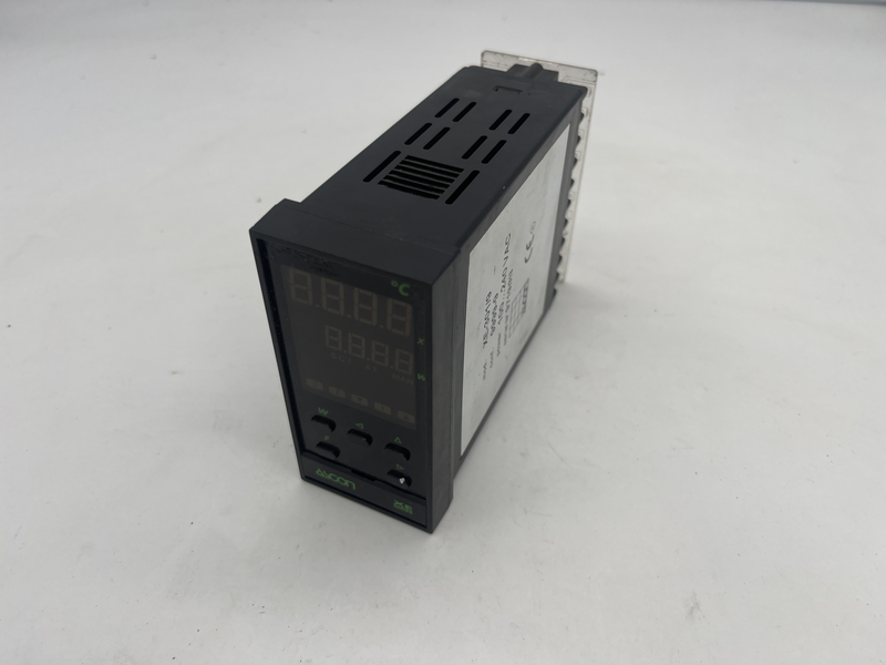 TEMPERATURE CONTROLLER, 100-240VAC, 50/60HZ Xe-301/9