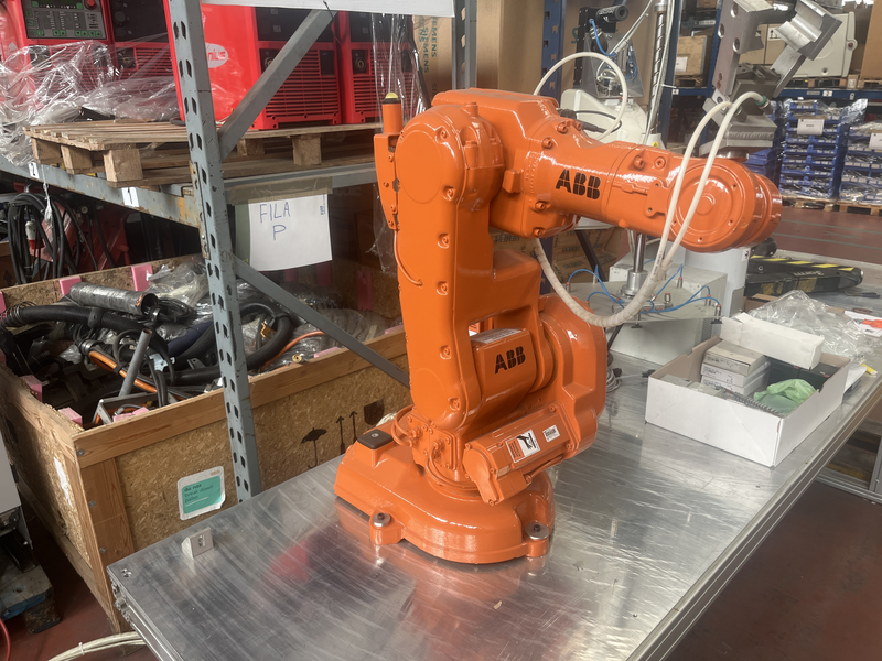 robot antropomorfo ricondizionato IRB 140 M2004 robot variant:irb140 type c ; protection:standard;anno di produzione:2008 ;peso netto:98 kg .Robot completo di fasci cavi,controllo irc5 m2004 e completo di tastierino di programmazione.il prodotto è in pronta consegna per maggiori informazioni,contattateci tramite email. irb 140 m2204