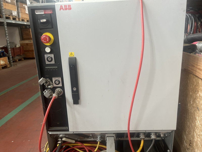robot antropomorfo ricondizionato IRB 140 M2004 robot variant:irb140 type c ; protection:standard;anno di produzione:2008 ;peso netto:98 kg ;Robot completo di fasci cavi,controllo irc5 m2004 e completo di tastierino di programmazione.il prodotto è in pronta consegna per maggiori informazioni,contattateci tramite email.