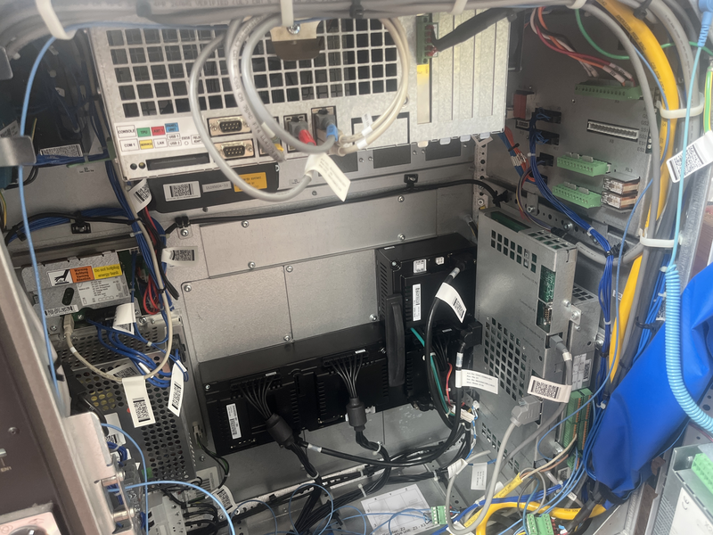 robot antropomorfo ricondizionato IRB 140 M2004 robot variant:irb140 type c ; protection:standard;anno di produzione:2008 ;peso netto:98 kg ;Robot completo di fasci cavi,controllo irc5 m2004 e completo di tastierino di programmazione.il prodotto è in pronta consegna per maggiori informazioni,contattateci tramite email.